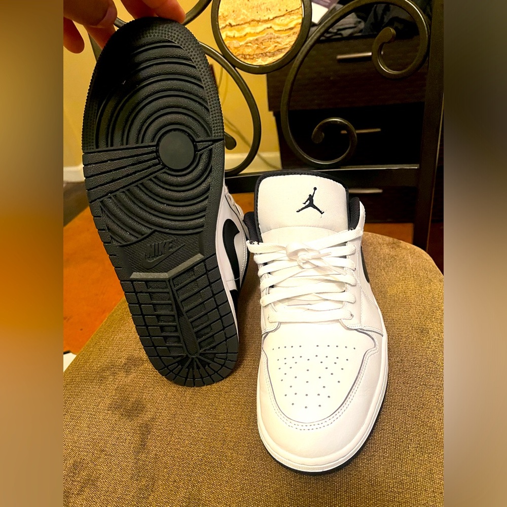 Air Jordan 1 low …. Perfect Condition…. Size 13